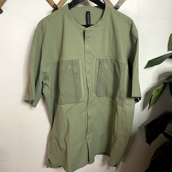 Lululemon Water Repellent Hiking Short-Sleeve Shirt Green Men's Size XL - Picture 2 of 4